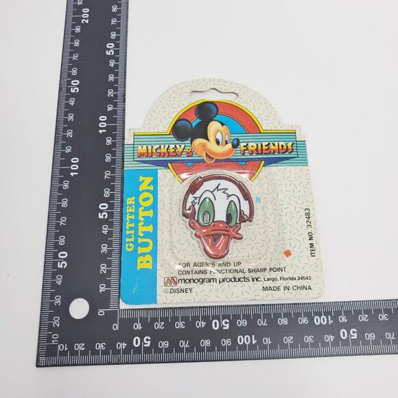 Disney Donald Duck Vintage Plastic Button NIP - Picture 5 of 5